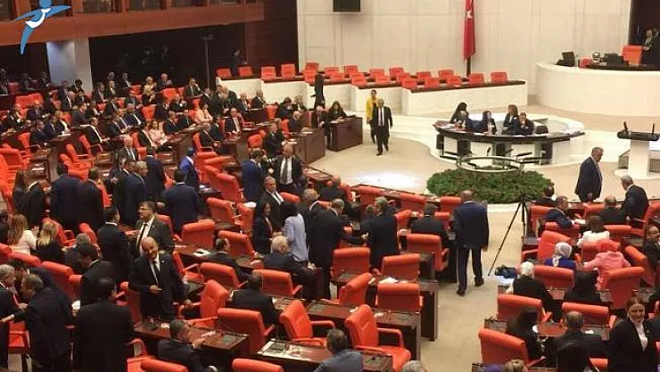 Cumhurbaşkanı Yardımcısı ve Bakanlar Meclis'te Yemin Etti