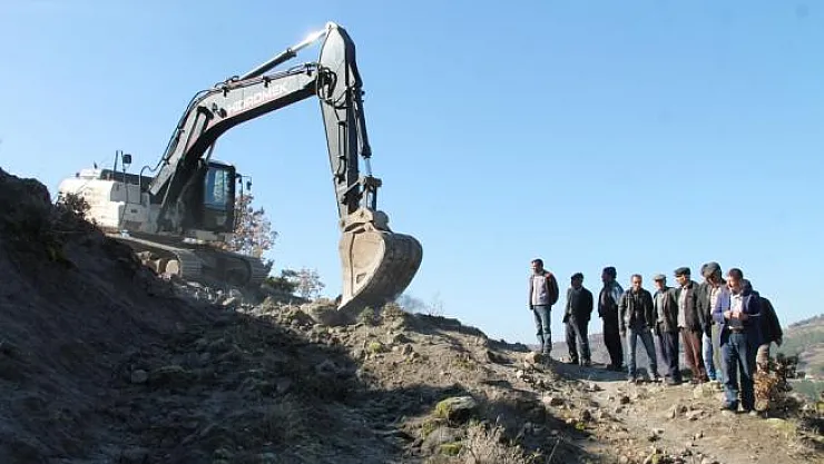 Demirci'de 6 mahalleyi birbirine bağlayan yol ulaşıma açıldı