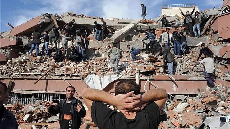 Deprem sonrası sağlam yapılardaki inceleme verileri korkuttu! Hepsi ağır hasarlı ve çürük çıktı! 150 bini aşkın daire yeniden inşa edilecek!