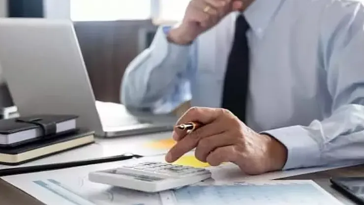 Dev Ekonomi Kaosa Sürükleniyor! 90 Bin Memur İşten Çıkarılacak!
