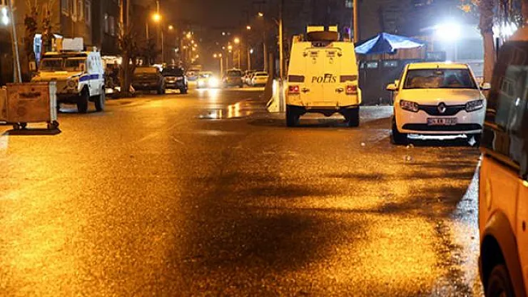 Diyarbakır'da İlçe Emniyet Müdürlüğüne EYP'li Saldırı Düzenlendi!