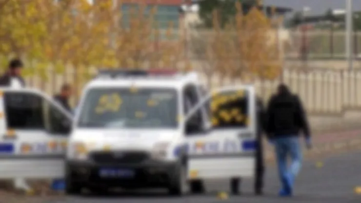 Diyarbakır'da Polis Aracına Saldırı Düzenlendi! Yaralı Polisler Var