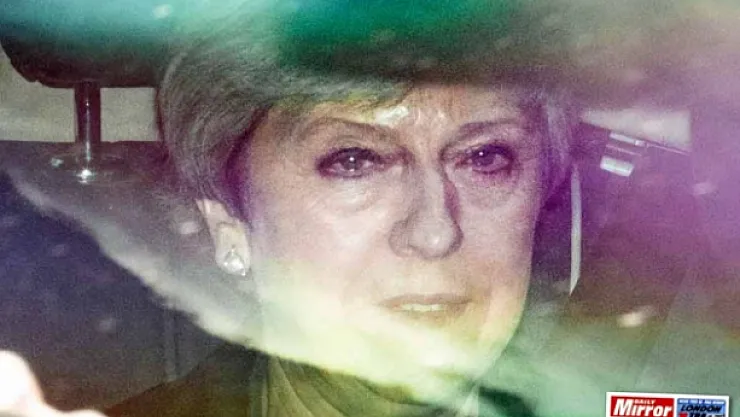 Dünya bu haberle çalkalandı! İngiltere Başbakanı Theresa May istifa mı ediyor?