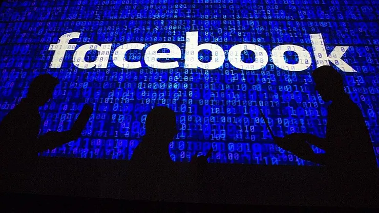 Dünya devinden flaş açıklama geldi! Facebook tam 10 bin eleman alımı yapacak!