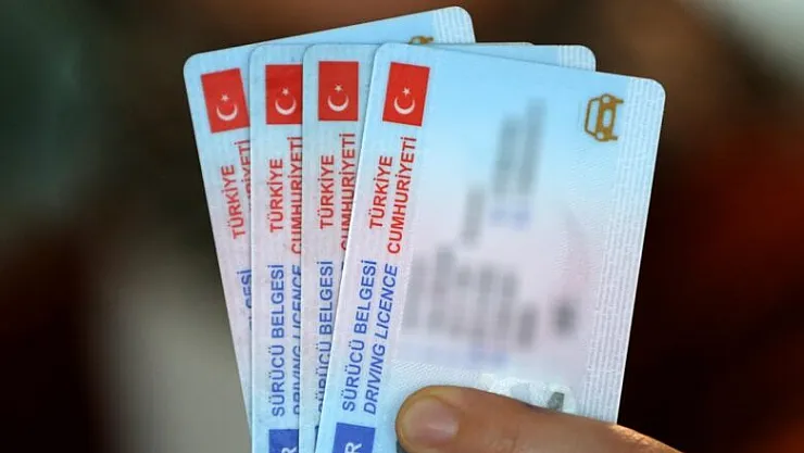 Ehliyeti olan milyonlarca kişiye son dakika duyurusu: 15 lira ödeyeceksiniz! Bunu yapmayan para cezası ödeyecek