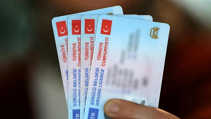 Ehliyeti olanlara flaş duyuru! Herkes mutlaka bunu yapsın: Yapmayanlar Pazartesinden itibaren ceza ödeyecek