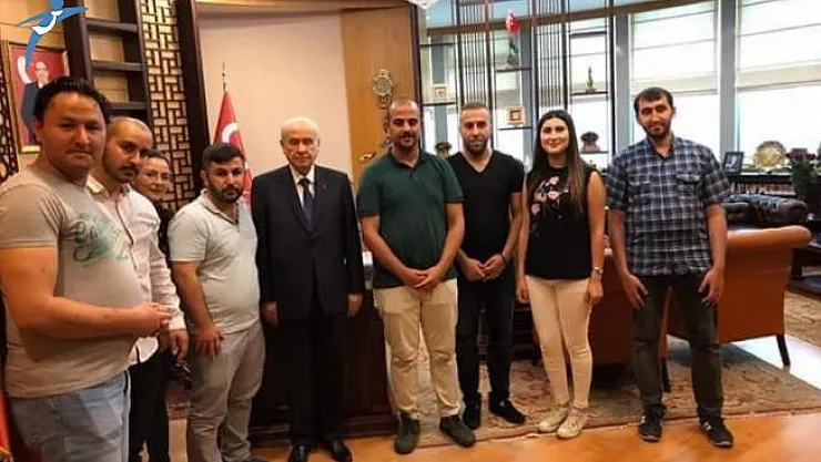 Ek Öğretmen Ataması Bekleyen Adaylar MHP Lideri Bahçeli İle Bir Araya Geldiler!