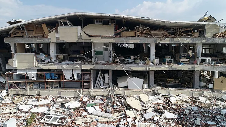 Elazığ depremden etkilenen 11. afet bölgesi ilan edildi! Kimlikle gidene maddi destek başladı! Vatandaşların hesaplarına 10 bin TL aktarıldı!