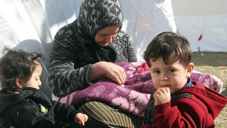 Elazığ depreminden sonra çadırlarda kalan vatandaşlar, devletin verdiği sözleri tutmamasını eleştirdi