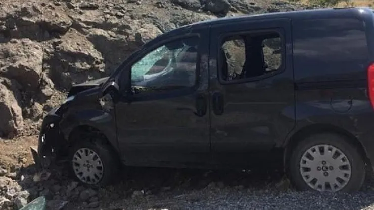 Elazığ'ın Arıcak ilçesinde meydana gelen kazada 1 kişi öldü 4 kişi yaralandı!