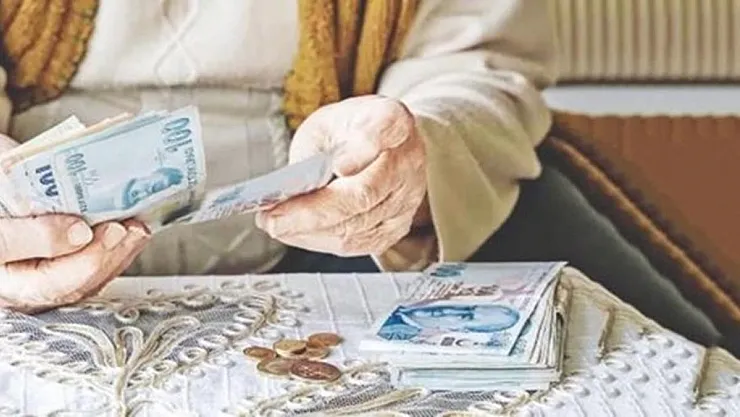 Emekli resmen iflas etti! O analizler dikkat çekti Fakirlik derinleşecek