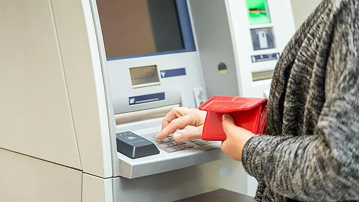 Emeklilere maaş zammı sonrası yeni müjde! Kimliğiyle gelene 6 bin 250 TL karşılıksız ödeme yapılacak!