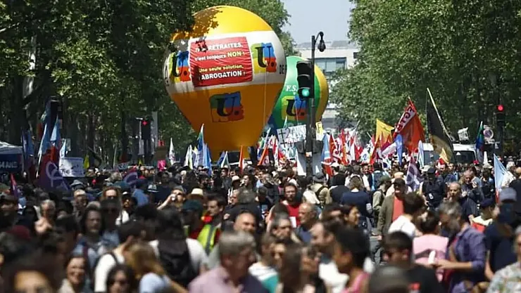 Emeklilik reformu protestoları Arjantin'de devam ediyor