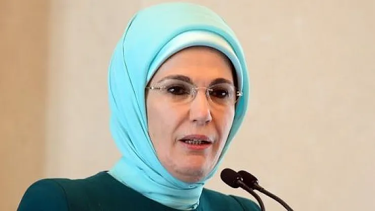 Emine Erdoğan'dan Ücretli Poşet Açıklaması !