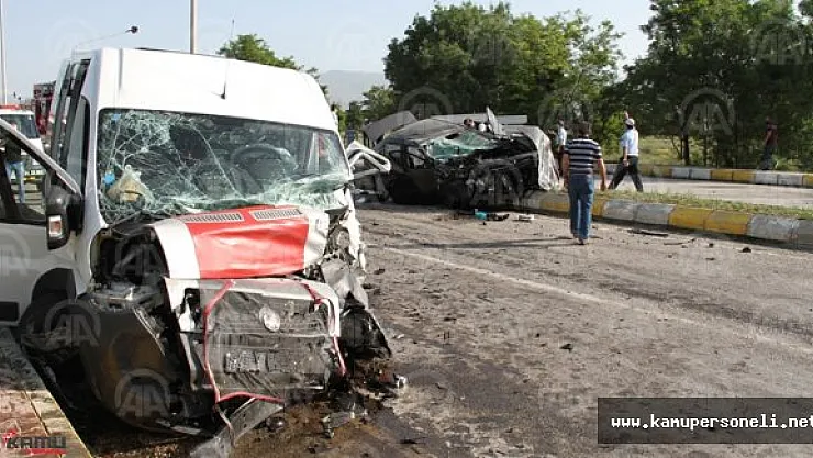 Erzincan'da Kaza 26 Yaralı Var