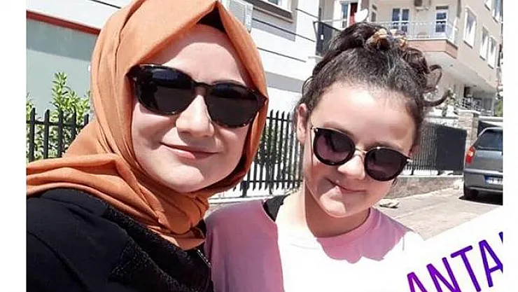 Eşini ve 12 yaşındaki kızını öldürdükten sonra intihar etti!