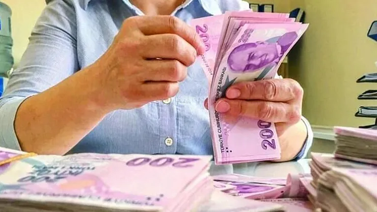 Ev hanımlarına emeklilik müjdesi: Aylık 5.500 TL maaş verilecek! Ev hanımlarına emeklilik şartları belli oldu