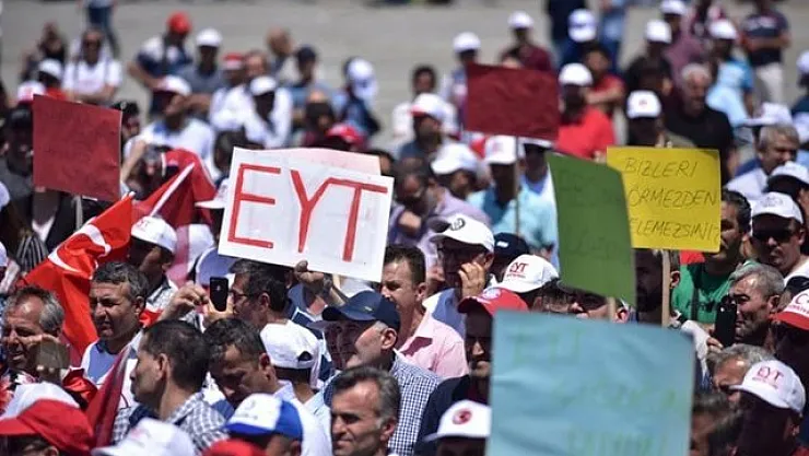 EYT için beklenen müjde resmen geldi! AK Partili Hamza Dağ canlı yayında açıkladı: İşte yeni düzenleme