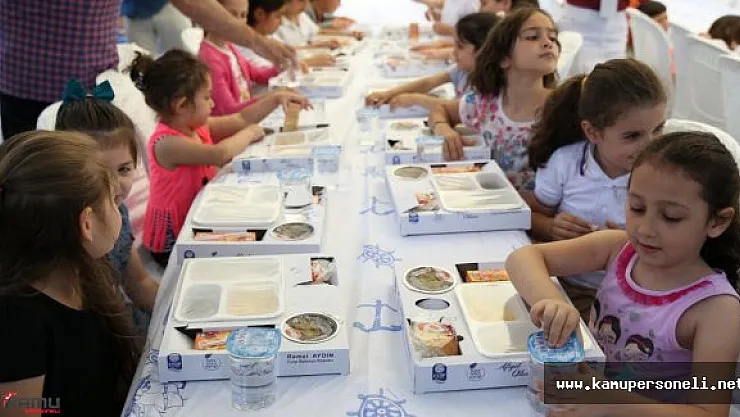 Eyüp Belediyesi'nin Düzenlediği Tekne Orucu Etkinliğinde Son İftar Günü