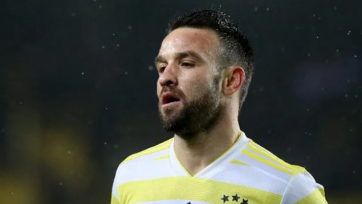 Fenerbahçe, Antalyaspor karşılaşmasında Valbuena, 19 kişilik kadroya alınmadı