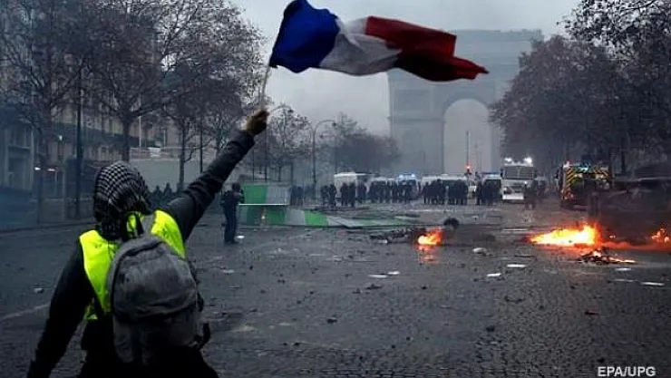 Fransa, olağanüstü hal ilan edilebilir