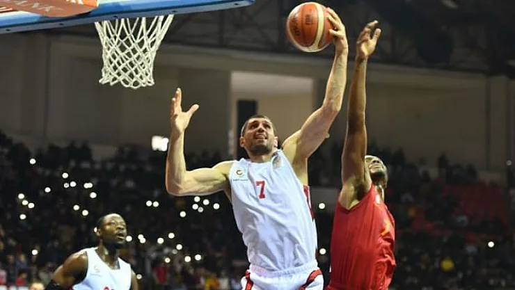 Gaziantep Basketbol, sahasında konuk ettiği Galatasaray'ı mağlup etti