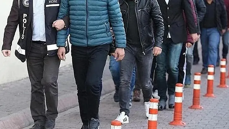 Gaziantep'te Vatandaşları Dolandıran 8 Kişi Tutuklandı Polisin Hızlı Müdahalesiyle Büyük Vurgun Engellendi