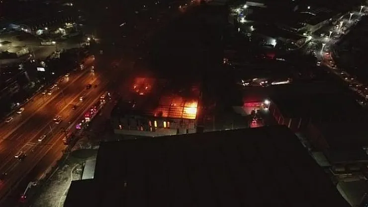 Gebze'de Korkutan Fabrika Yangını- Patlamalar Meydana Geldi