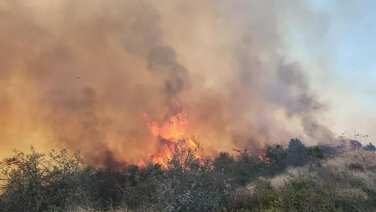 Gelibolu'da Askeri Bölgeye Sıçrayan Yangın Kontrol Altına Alındı