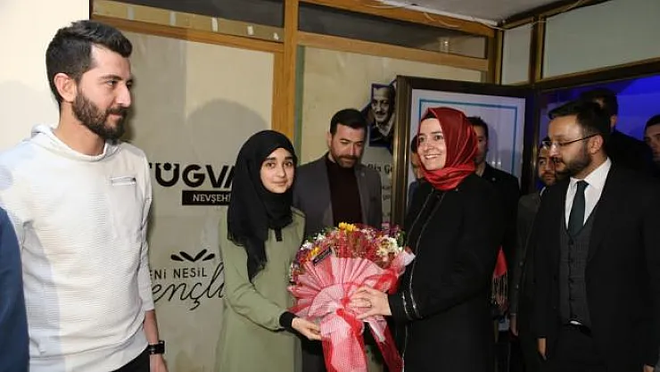 'Güçlü Türkiye'yi güçlü gençlerimizle birlikte inşa etmek istiyoruz'