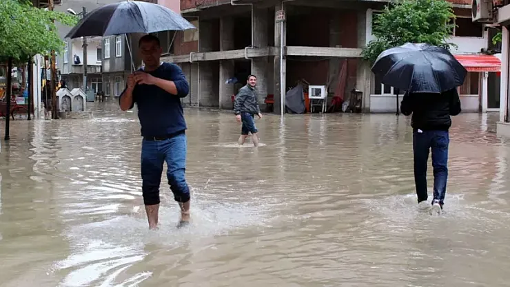 Hafta Sonu Planı Yapanlar Dikkat! AFAD, Meteoroloji Tek Tek Uyardı! 6 İlde Sel Alarmı Verildi!
