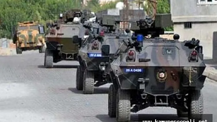 Hakkari Şemdinli'de Zırhlı Aracın Geçişi Sırasında Patlama Oldu