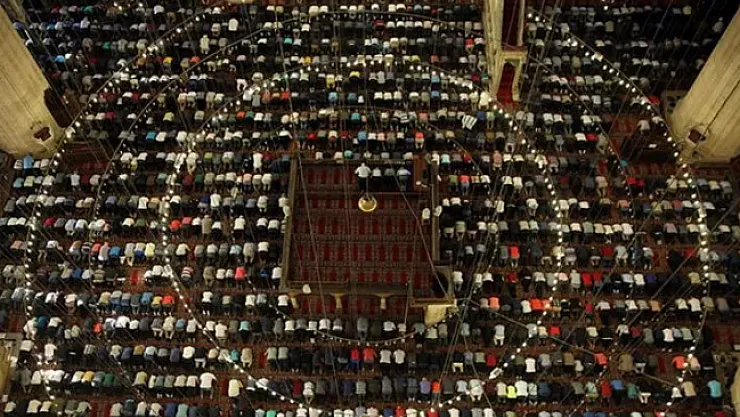 Herkes merak ediyordu! Diyanet İşleri Başkanlığı'ndan bayram namazı açıklaması geldi! İl il bayram namazı saatleri..