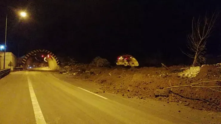 Heyelan Meydana Geldi! Bolu Dağı Tüneli Çift Yönlü Kapatıldı!