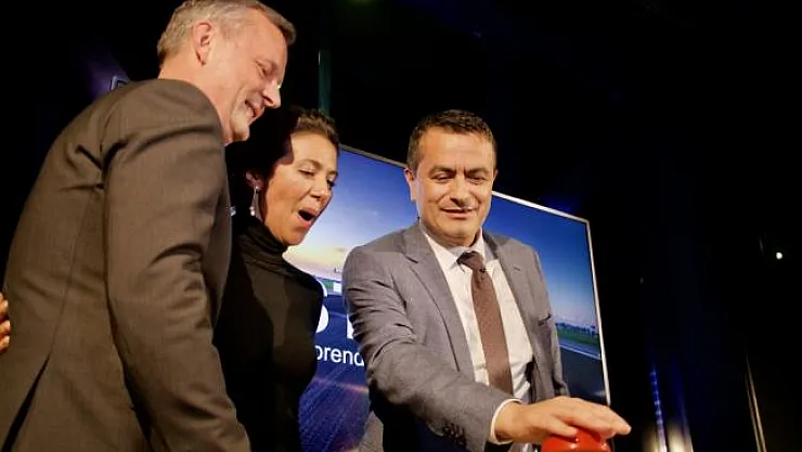 Hollanda'da Türk iş adamının otelin bahçesine koyacağı uçağın transferi