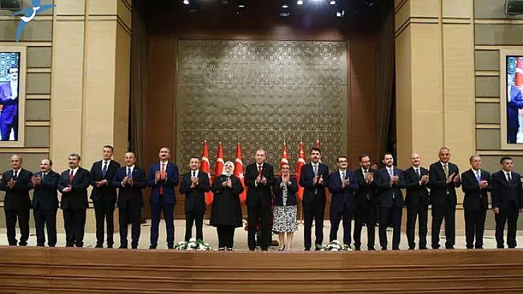 Hükümetin Kabinede Revizyon Yapacağı İddia Edildi!