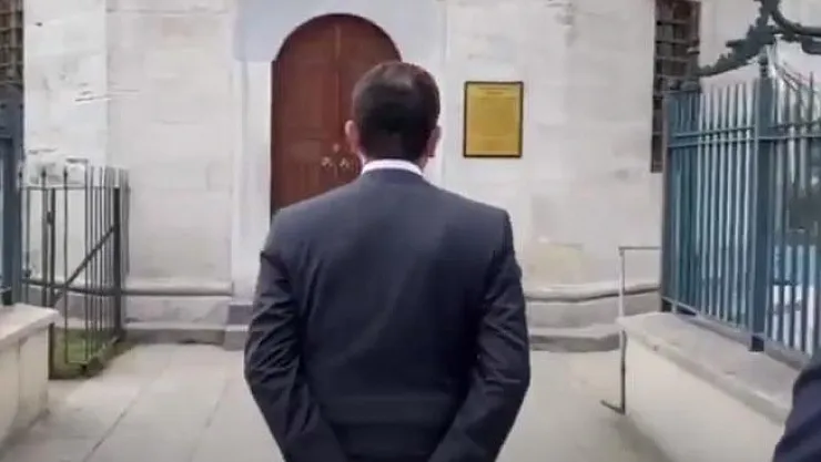 İBB Başkanı İmamoğlu'nun türbe ziyareti olay oldu!