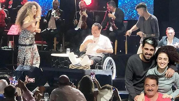 İbrahim Tatlıses'in Geçirdiği Trafik Kazası, İki Kardeşin Barışmasına Vesile Oldu: Dilan İle İdo Yıllar Süren Küslüğü Babasının Sahnesinde Bitirdi!