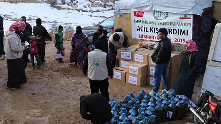 İHH'dan Arsal'daki Suriyeli mültecilere yardım