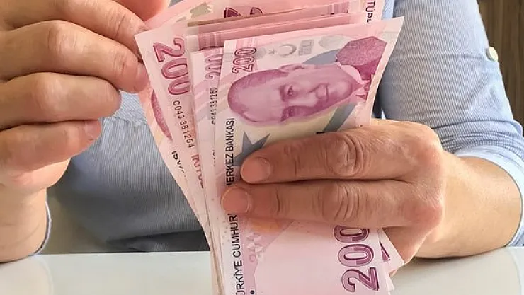 İkramiye dışında 12 milyon emekliye bayram harçlığı ödemesi: Emeklilerin banka hesaplarına 20.000 TL yatırılıyor! Başvuran bugün para veriliyor