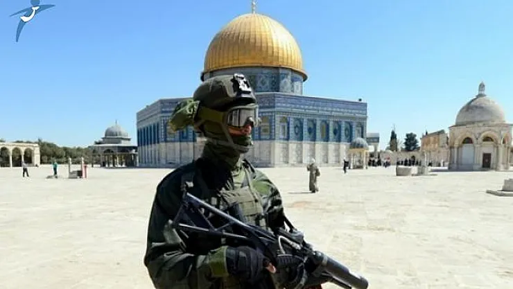 İsrail Polisi Mescid-i Aksa'ya Ses Bombası ve Gazlarla Saldırı Düzenledi!