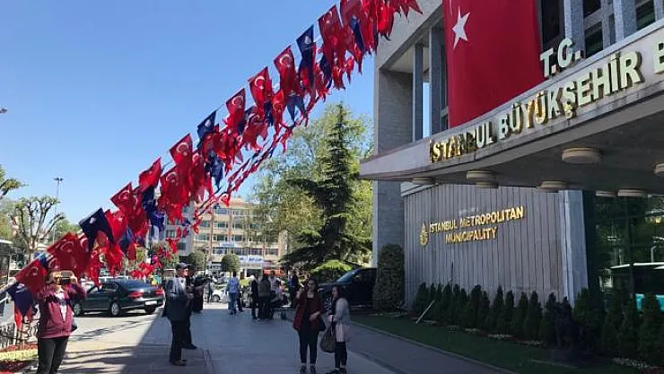 İstanbul Büyükşehir Belediyesi Tabelasına &quotT. C." Eklendi!