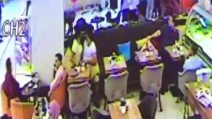 İstanbul'da AVM İçinde Rehine Operasyonu