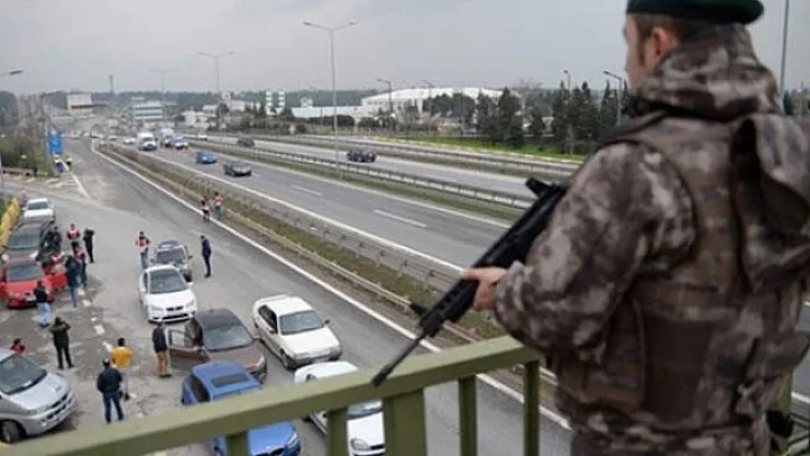 İstanbul'da binlerce polis harekete geçti : Giriş ve çıkışlar tutuldu!