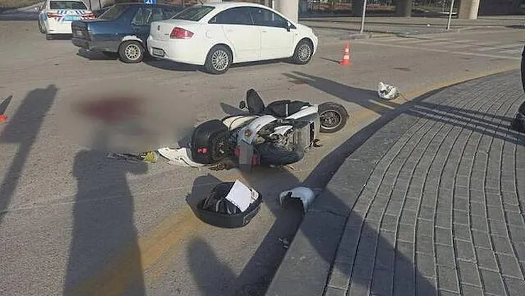 İstanbul'da Motosikletli Kurye Hayatını Kaybetti