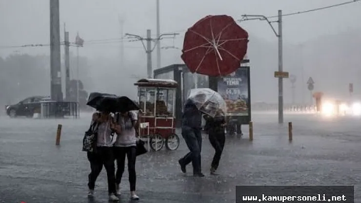 İstanbul'da Sağnak Yağış Hayatı Olumsuz Etkiledi