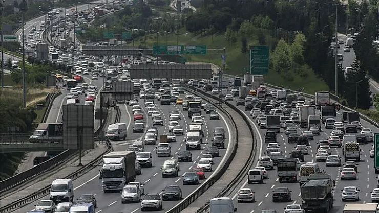 İstanbul'da Trafik Yoğunluğu Başladı! Sabah Yüzde 1 Olan Yoğunluk Yüzde 65'e Ulaştı