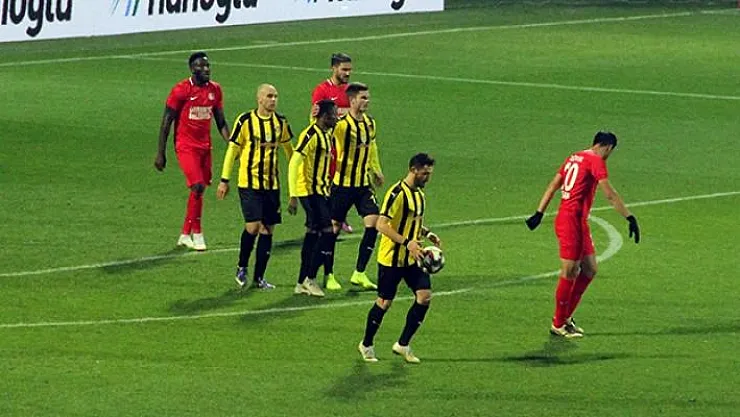 İstanbulspor-Ümraniyespor karşılaşması, 1-1 eşitlikle tamamlandı