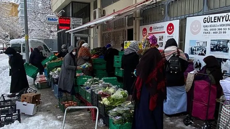 İstanbul'un Göbeğinde Çürük Gıda Pazarı!