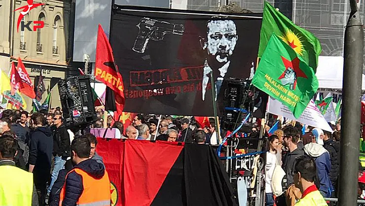 İsviçre, Cumhurbaşkanı Erdoğan'ı Hedef Gösteren Pankart İçin Soruşturma Başlattı